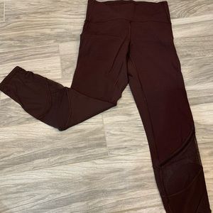 Like new Lululemon crop size 6
